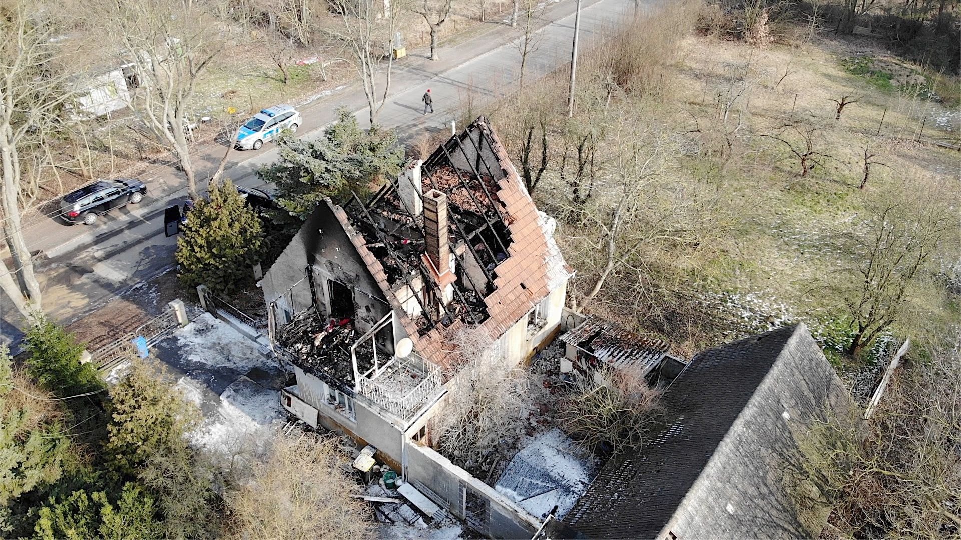 Bei einem Brand im Bindfelder Weg in Stendal ist in der Nacht zum Sonntag ein Einfamilienhaus niedergebrannt.