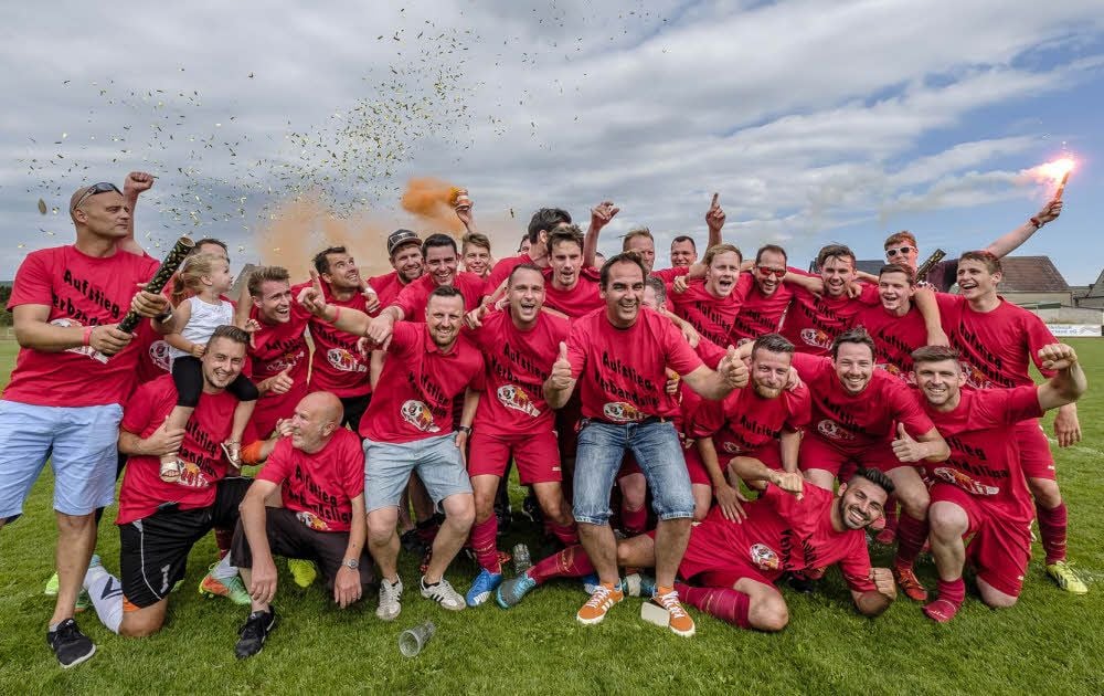 Es ist vollbracht! Eintracht Elster jubelt über den Aufstieg in die Verbandsliga.
