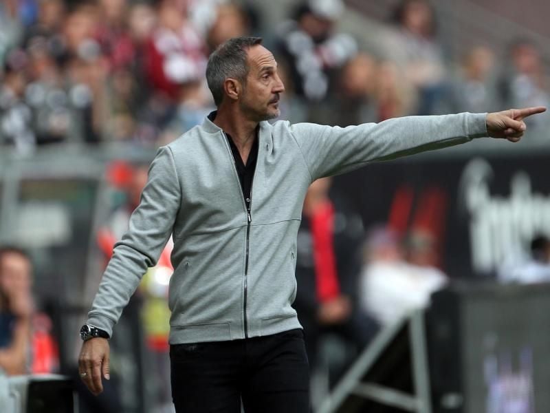 Adi Hütter will mit seiner Eintracht mutig in München auftreten. Foto: Thomas Frey