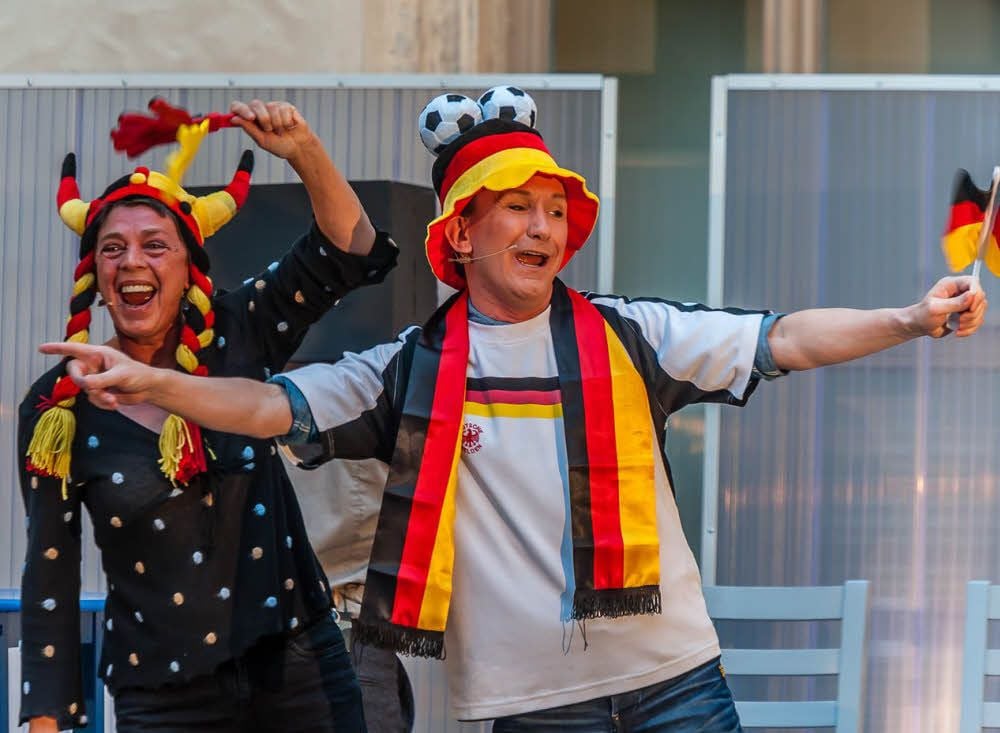 Ja, das waren noch Zeiten! Stefan Schneegaß und Barbara Schüler beim Sommerkabarett 2014
