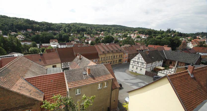 Der Blick vom Kirchturm über den Erholungsort im Wippertal ist herrlich.