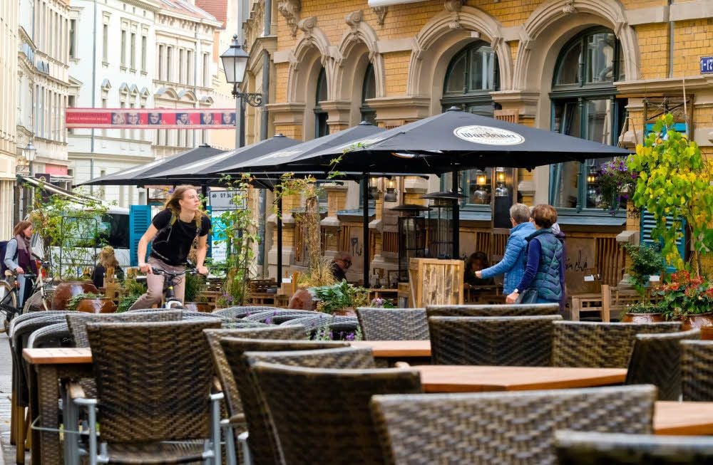 Die Betreiber von Bars, Kneipen und Restaurants haben es in Halle nicht immer leicht. Bei einem Stammtisch tauschen sie sich aus.