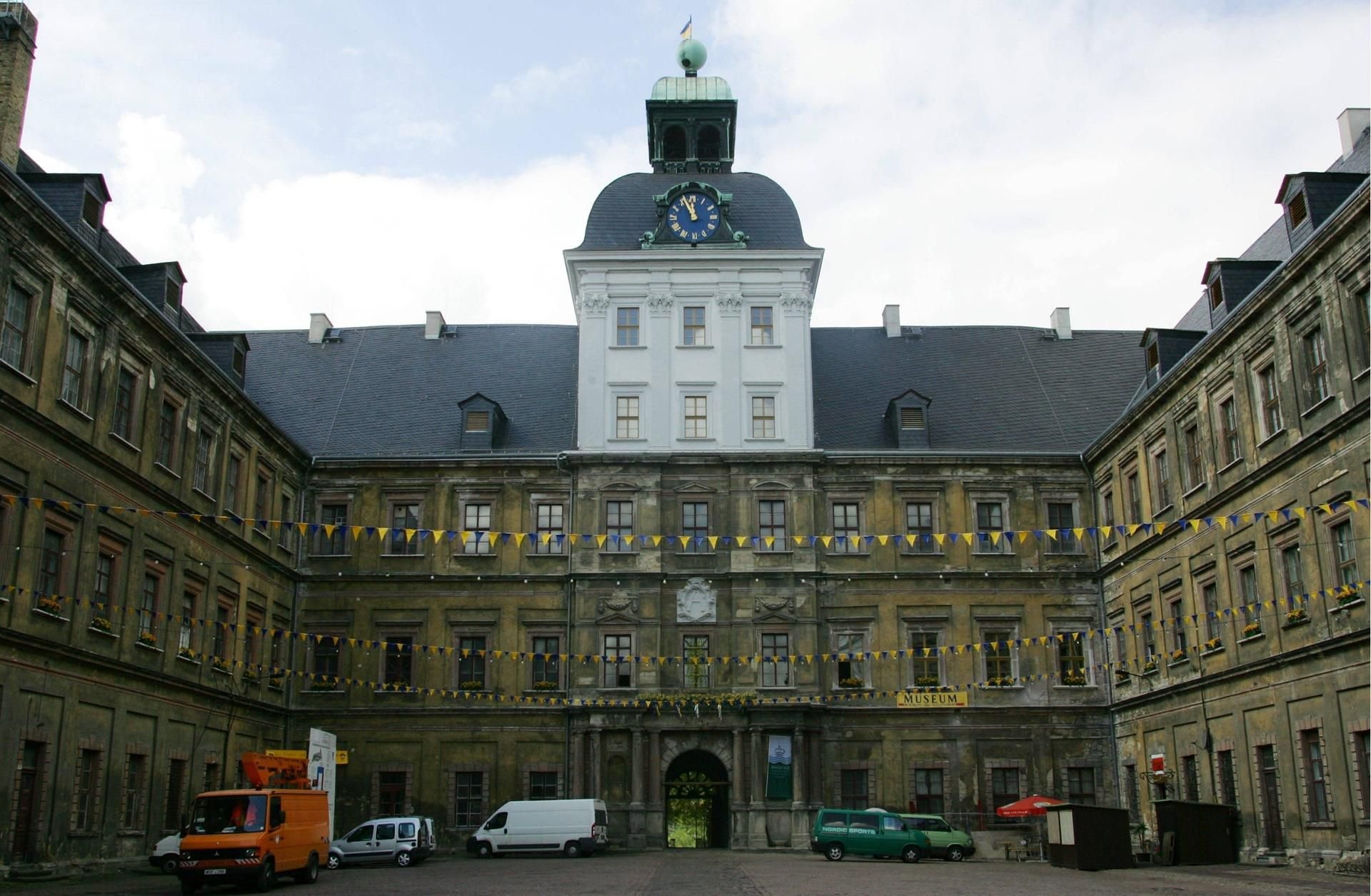 Blick in den Hof von Schloss Neu Augustusburg in Weißenfels.