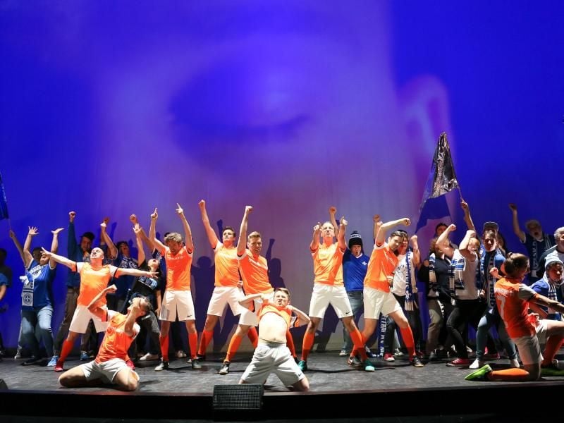 Das Musical „Aus Tradition anders” feiert Premiere. Foto: Runkel/Staatstheater Darmstadt