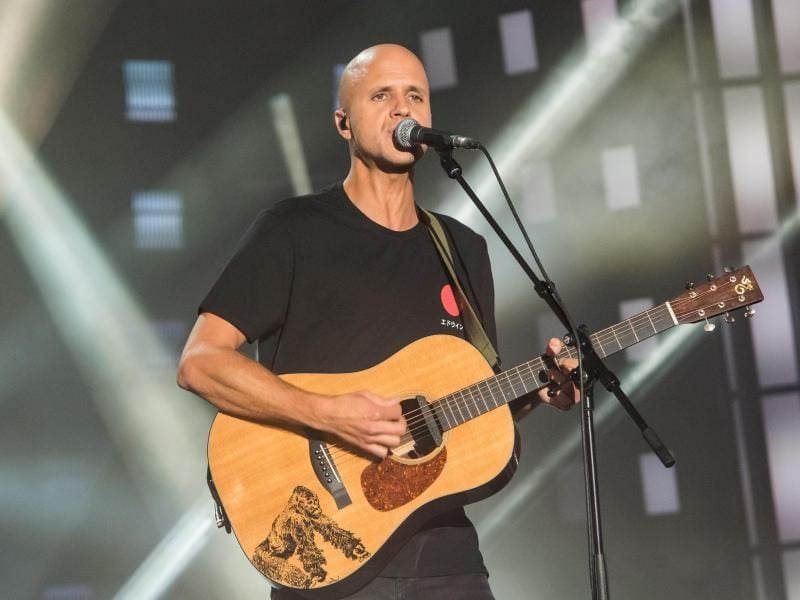 Der belgische Songwriter Milow beim Public Viewing zum ESC 2019 in hamburg. Foto: Daniel Bockwoldt