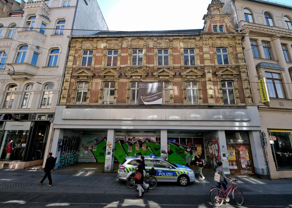 In das leerstehende Haus in der Großen Ulrichstraße zieht ein Rewe-Markt ein.