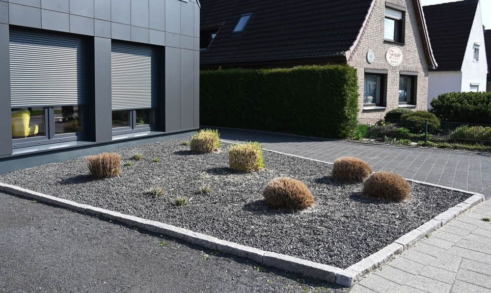 Für Insekten sind solche Vorgärten verlorenes Terrain.