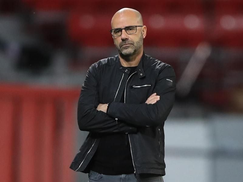 Hatte allen Grund zur Freude, reagierte aber auf eine Frage gereizt: Leverkusen-Trainer Peter Bosz. Foto: Wolfgang Rattay/Reuters-Pool/dpa
