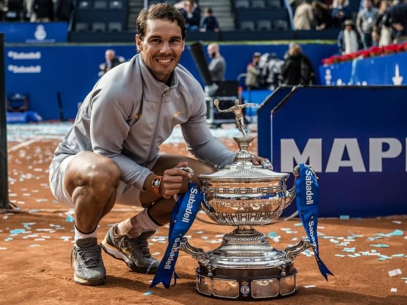Der Spanier Rafael Nadal präsentiert sich in dieser Sandplatz-Saison fast unbesiegbar. Nach seinem Sieg in Monte Carlo hat der Mallorquiner auch das Turnier in Barcelona gewonnen. Das Beeindruckende: Durch beide Turniere marschierte der Sandplatzkönig ohne Satzverlust. Foto: Matthias Oesterle/ZUMA Wire