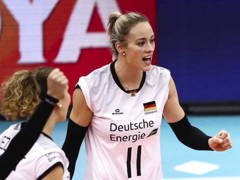 Die erfahrene Nationalspielerin Louisa Lippmann (11) führt zusammen mit Lenka Dürr das DVV-Team der Frauen an. Foto: Uncredited/FIVB
