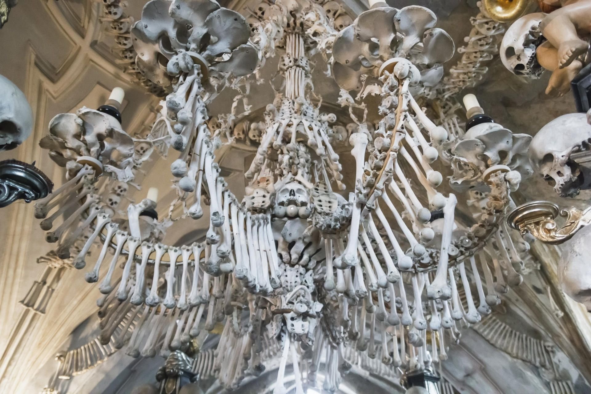 Die Knochenkirche in Kutná Hora ist ein echter Touristenmagnet.