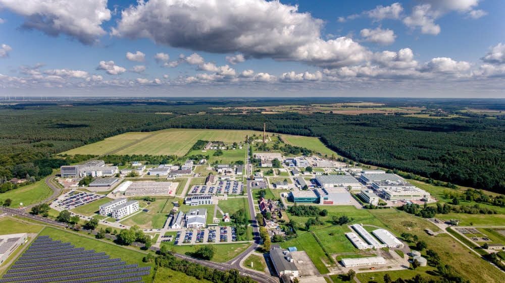 Blick auf das Betriebsgelände des Pharmaparks Rodleben