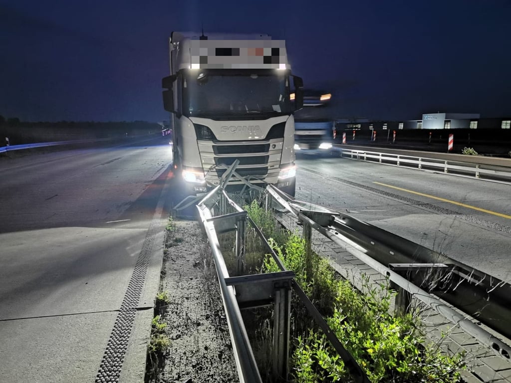 Immer wieder kracht es auf der A2, wie hier in der Nähe von Magdeburg.