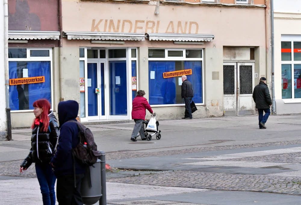 Leere Geschäfte in der Weißenfelser Innenstadt trüben die Einkaufslust der Einwohner.