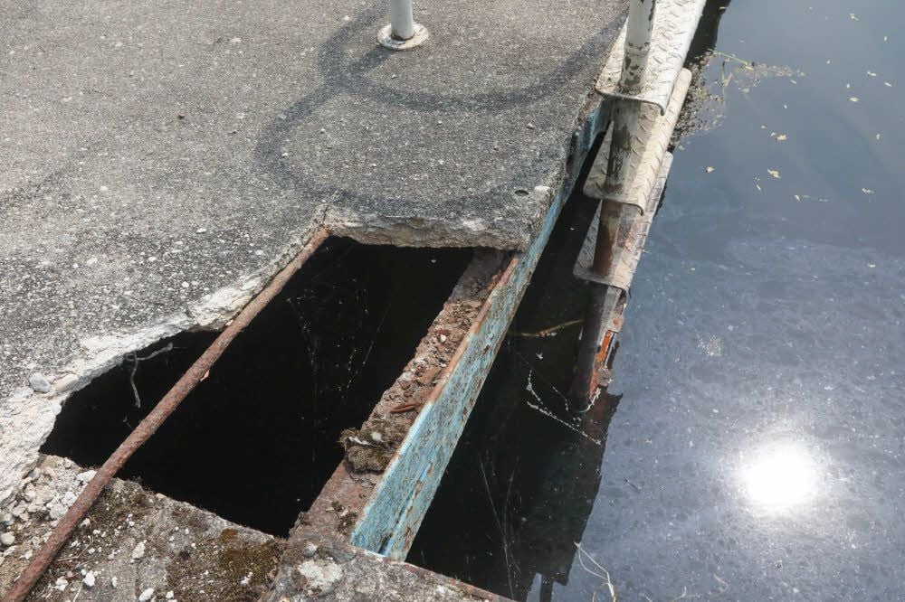 Die Anlage kann aufgrund baulicher Schäden nicht genutzt werden.
