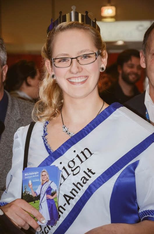 Sachsen-Anhalts Milchkönigin Nancy Hunka ist Ehrengast des Herbstmarktes der Verbandsgemeinde Wethautal, der zum Tag der Einheit am 3. Oktober in Löbitz stattfinden wird.