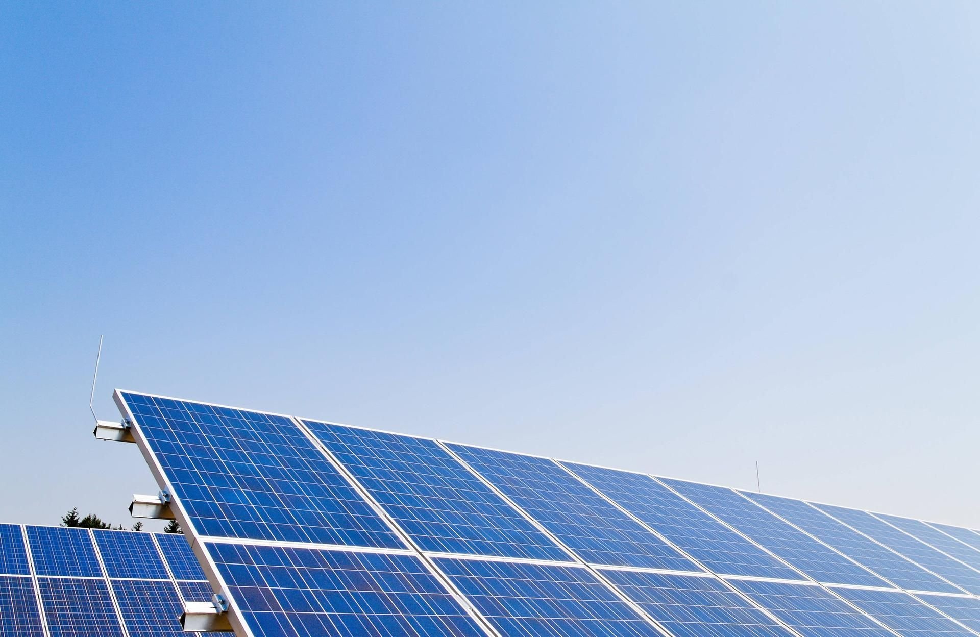 Die Firma Naturstrom will einen Solarpark errichten. (Symbolfoto)