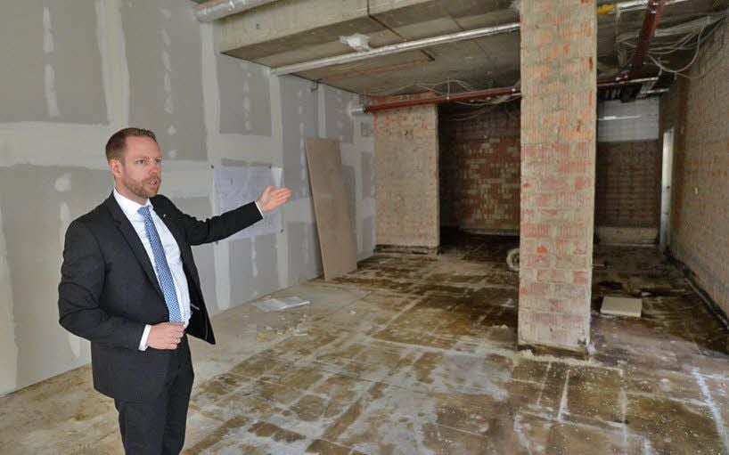 Sebastian Lehotzki erklärt, wie die Bauarbeiten weitergehen.