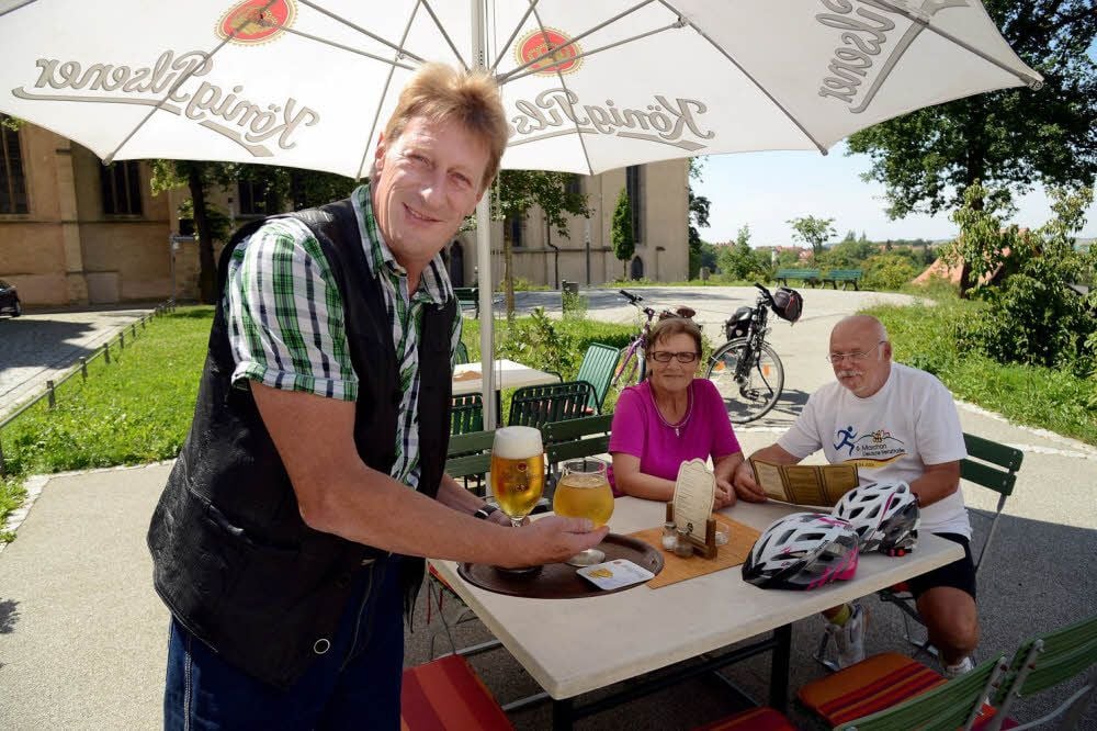 André Krause bedient auf der anderen Straßenseite.