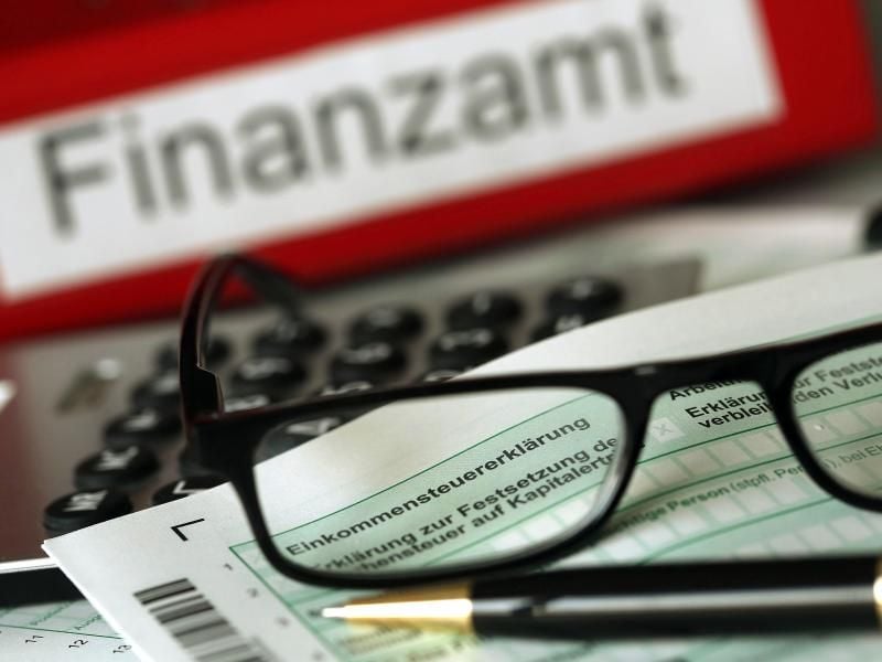 In die Steuererklärung können sich Fehler einschleichen. Wer sie im Nachhinein bemerkt, muss das dem Finanzamt melden. Foto: Oliver Berg