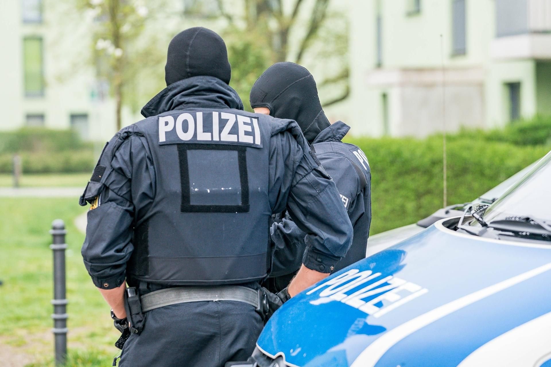 Die Polizei hat am Freitag mehrere Objekte in Sachsen-Anhalt durchsucht.