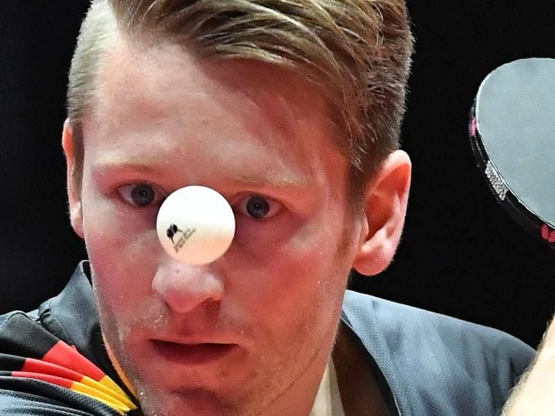 Ruwen Filus konzentriert sich voll auf den kleinen weißen Ball. Foto: Jonas Ekstromer/TT News Agency/AP