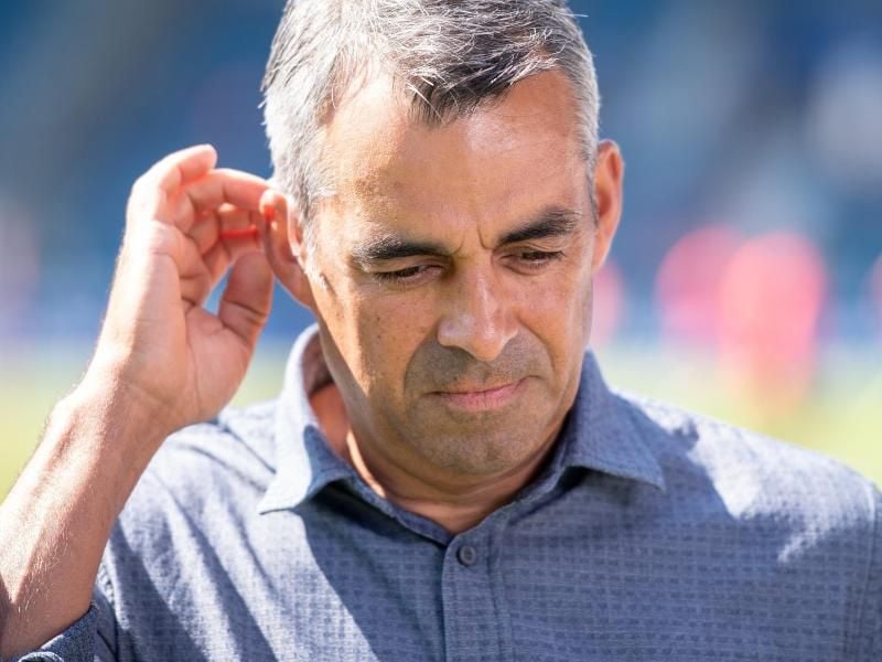 Leitete weiter das Training vom VfL Bochum: Coach Robin Dutt. Foto: Marius Becker
