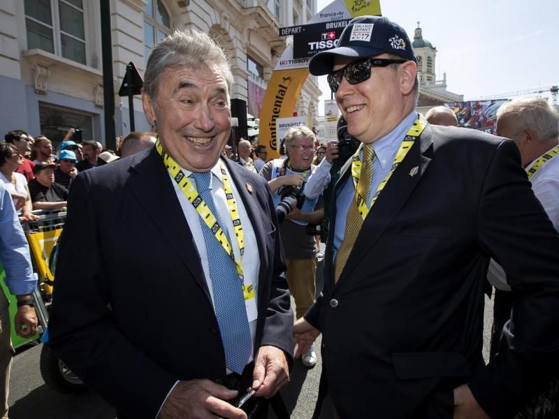 Am Samstag noch beim Tour-Start in Brüssel mit Eddy Merckx (l), am Sonntag im Frankenland: Fürst Albert II. von Monaco. Foto: Kristof Van Accom/BELGA
