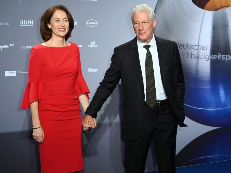 Hand in Hand: Katarina Barley und Richard Gere. Foto: Henning Kaiser