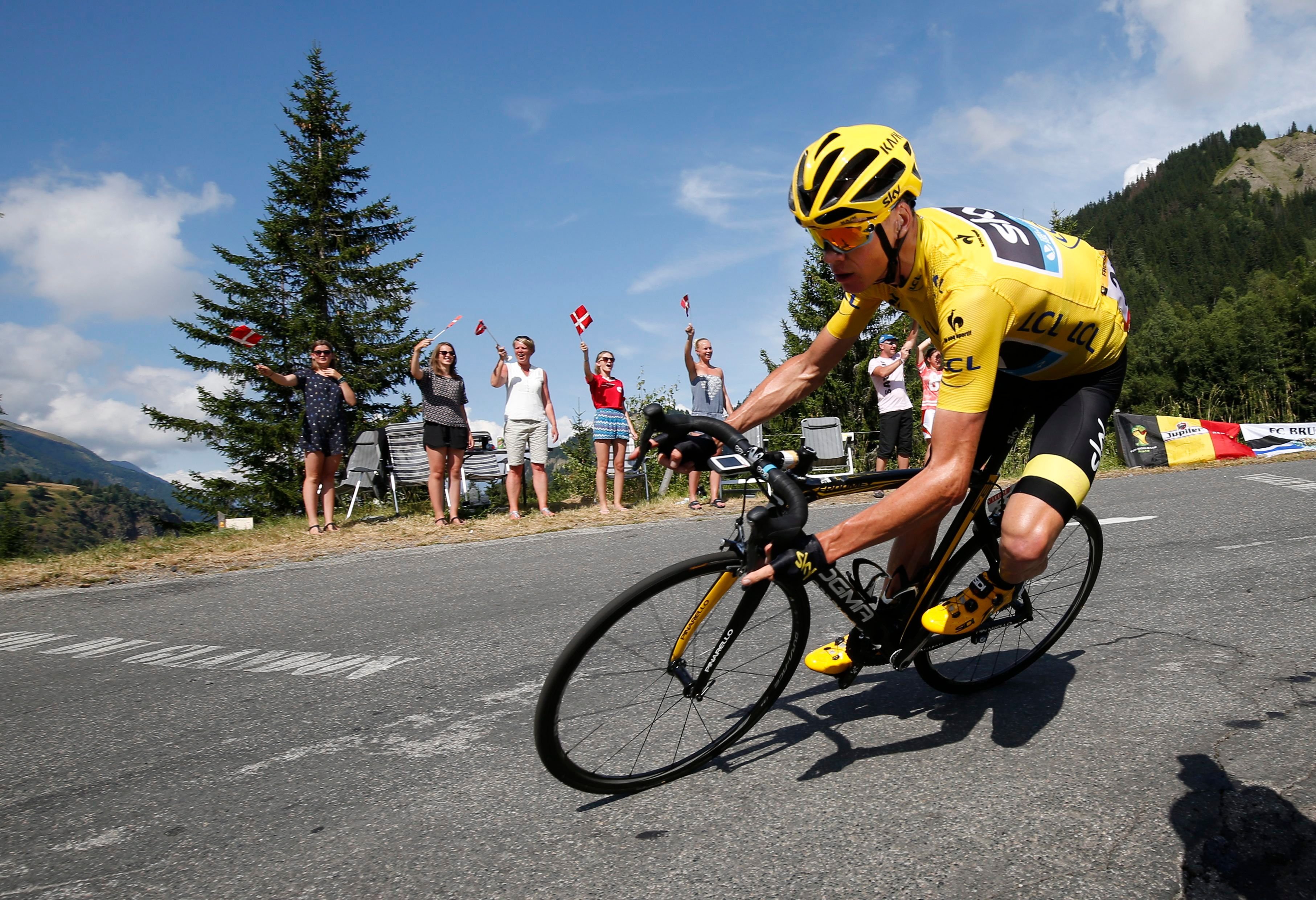 Ein bild aus besseren Tagen: heute ist der viermalige Tour-Champion Chris Froome scheinbar außer Form. Womöglich wird der Brite nicht einmal für die Frankreich-Rundfahrt nominiert.