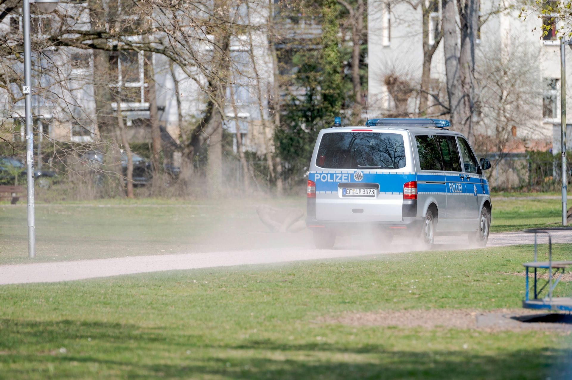 Ein Streifenwagen der Polizei Erfurt im Einsatz.