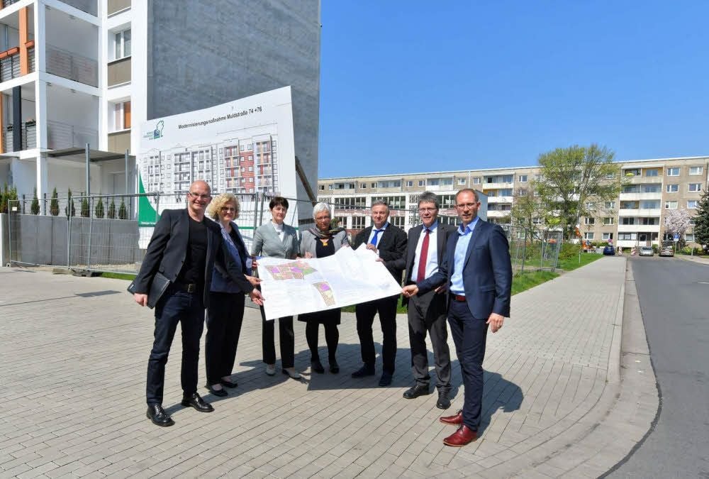Der Durchbruch ist geschafft: Vertreter der Stadtverwaltung und der Wohnungsunternehmen haben das komplizierte Umlegungsverfahren für die Flössergasse abgeschlossen.