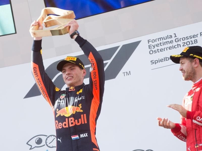 Siegte 2018 in Spielberg: Red-Bull-Pilot Max Verstappen (l). Foto: Georg Hochmuth