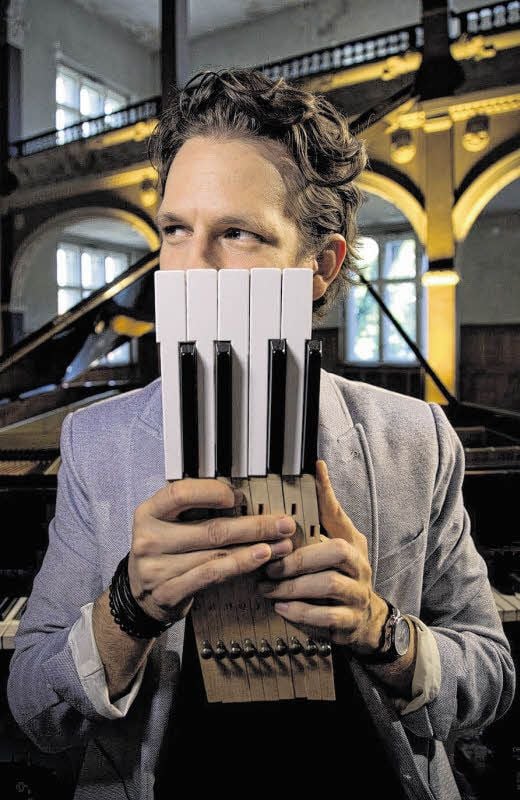 Martin Herzberg liebt es, Klavier zu spielen. Das Internet hat den Berliner zum Profimusiker gemacht.