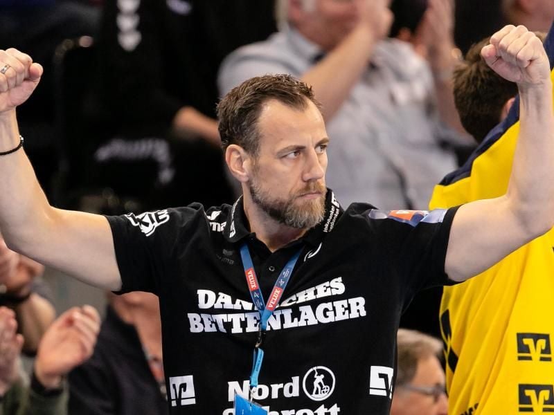 Flensburgs Trainer Maik Machulla hat seinen Vertrag beim deutschen Handball-Meister verlängert. Foto: Frank Molter