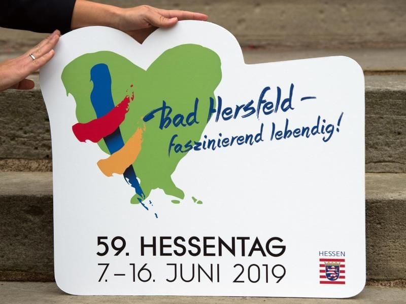 Das Logo für den Hessentag 2019. Foto: Swen Pförtner/Archivbild