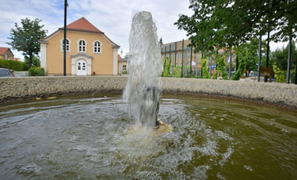 Der Brunnen in Zscherndorf sprudelt wieder.