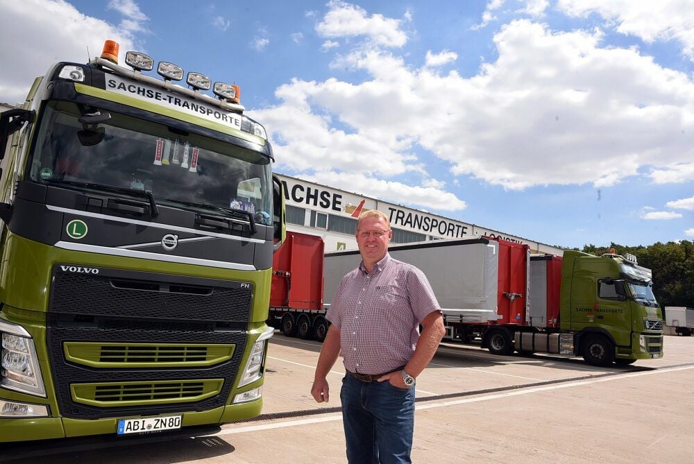 Andreas Sachse konnte mit seinem Team unlängst das 30-jährige Bestehen seiner Firma „Sachse Transporte+Logistik“ feiern.