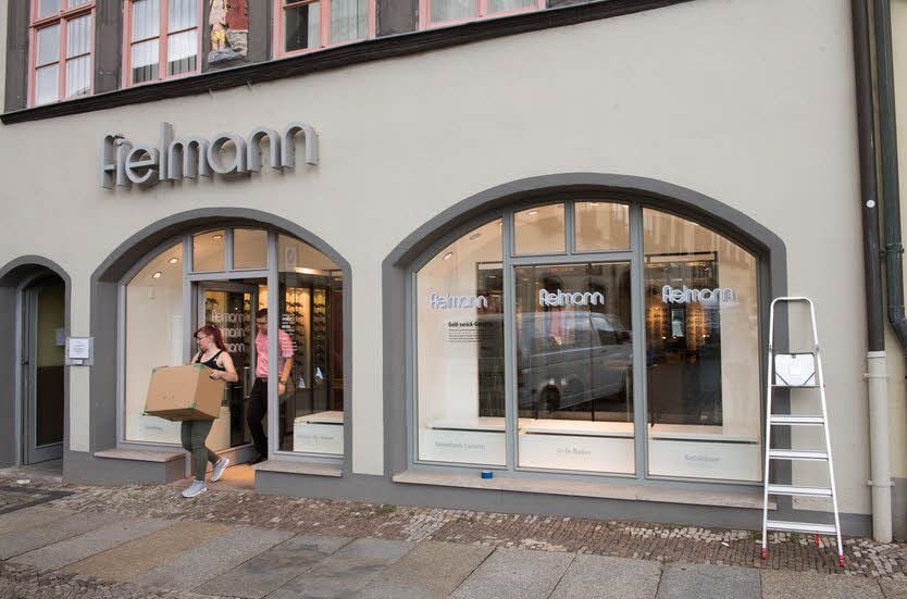 Bleibt Fielmanns erste Adresse in Naumburg: die Filiale am Markt 15. Jetzt soll sie erst einmal ordentlich umgekrempelt werden.