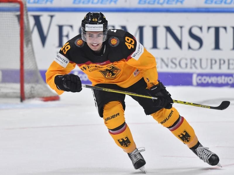 Wechselt auf Leihbasis nach Österreich: Eishockey-Nationalspieler Maximilian Kammerer. Foto: picture alliance / Peter Kneffel/dpa