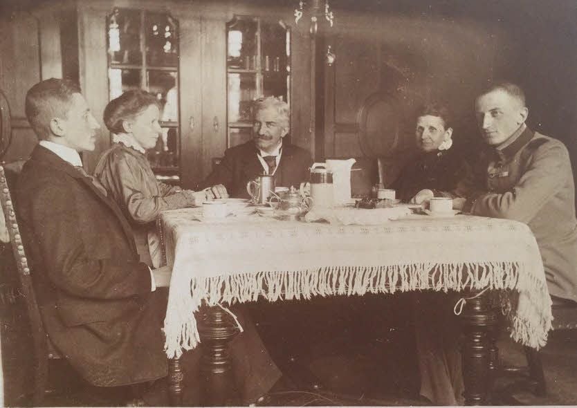 Familie Kämmerer und Otto Polysius (Mitte).