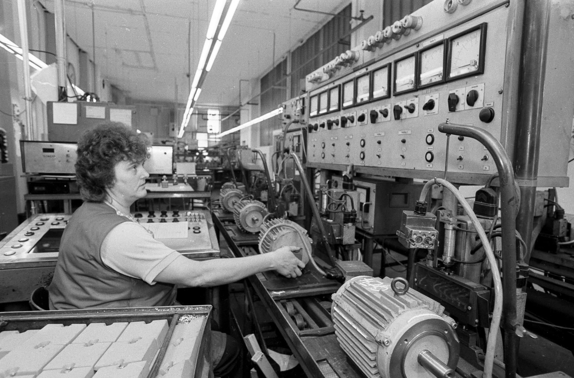 Elektromotorenproduktion im Landkreis Zwickau im Oktober 1988.