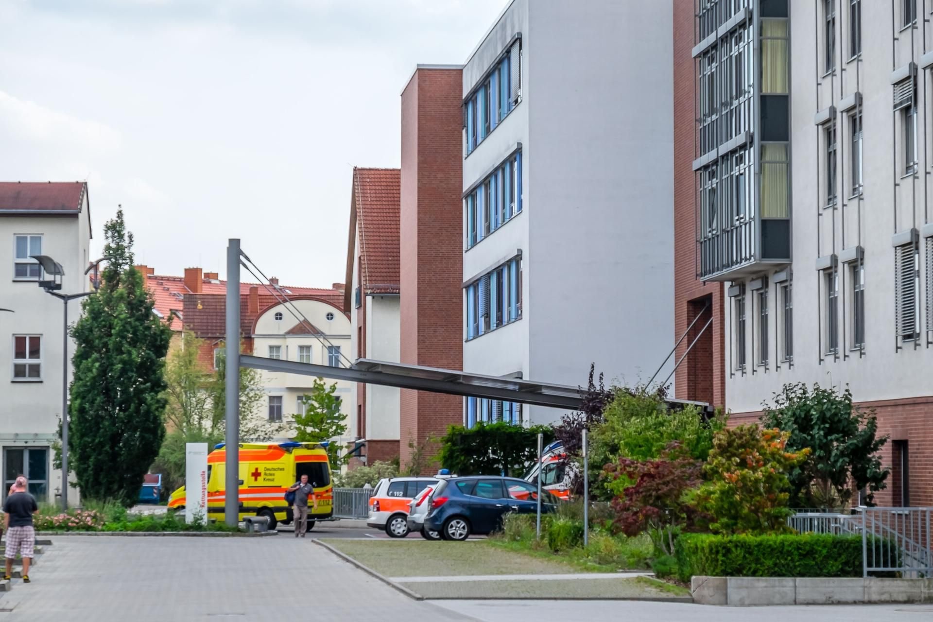Der Eingang zur Notaufnahme Wittenberger Paul Gerhardt Stift. Hier wird in den nächsten 14 Tagen umgebaut.
