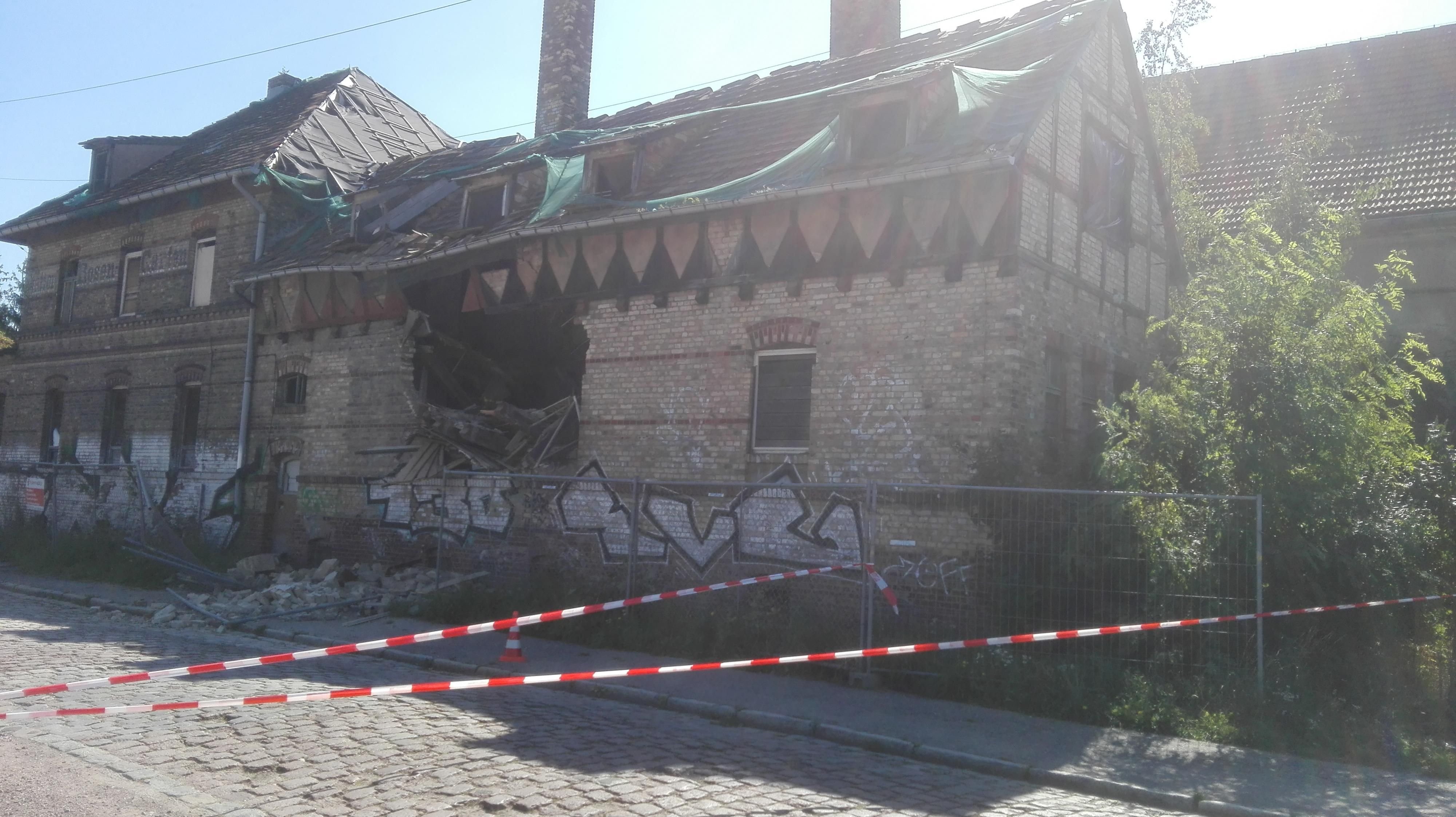 Teileinsturz in der Merseburger Straße 300