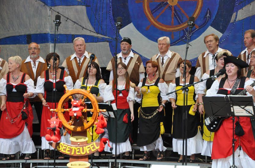 Maritime Grüße senden die Seeteufel aus Halle in alle Welt.