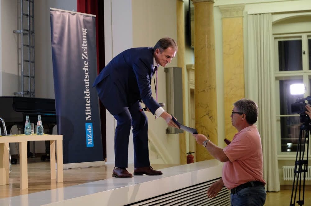 Torsten Barth machte Ernst und überreichte seinem Dienstherrn den Antrag auf Versetzung nach Brandenburg.