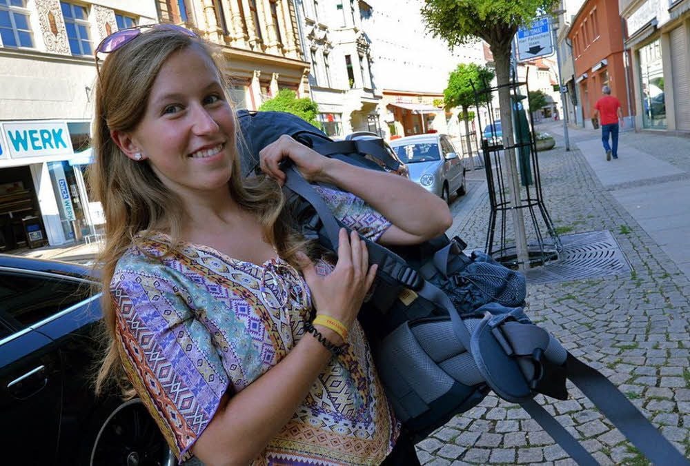 Der große Rucksack ist gepackt, Nadine Schwanke fühlt sich gerüstet. Bevor es ans Studieren geht, will sie ein Jahr im spanischen Valencia verbringen. Dort wird sie für die weltweit agierende Jugendaustauschorganisation Youth for Understanding (YFU) arbeiten. Dabei kommen ihr die eigenen Erfahrungen als Austauschschülerin sicher zugute.
