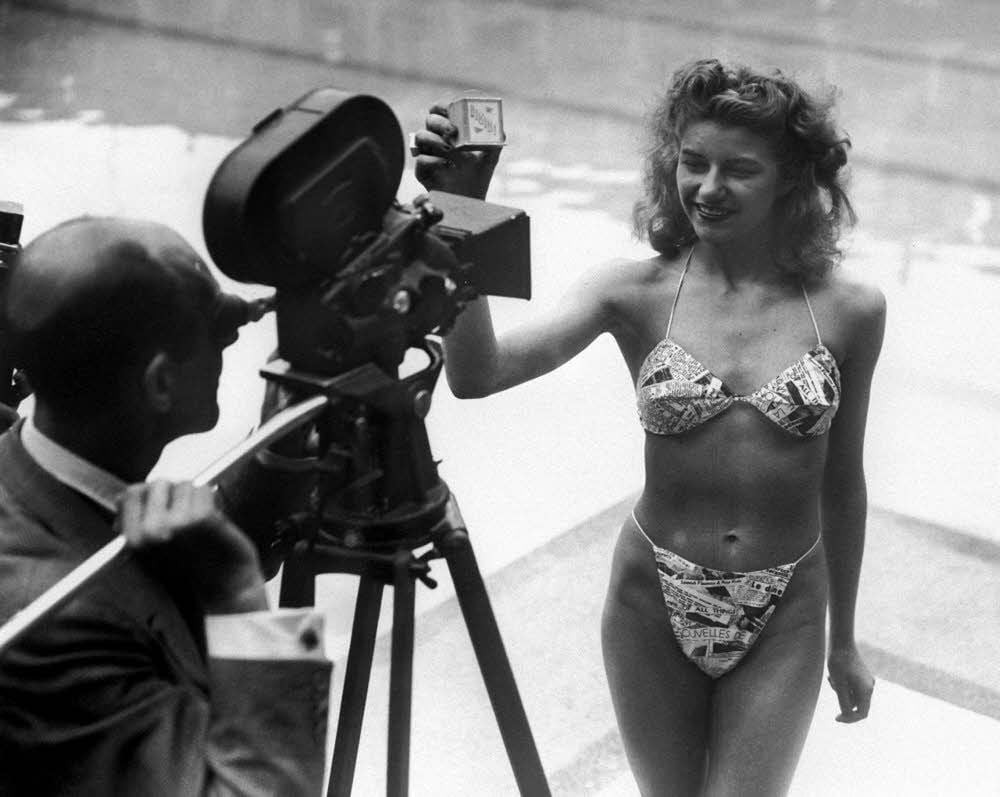 Micheline Bernardini im ersten Bikini, auch Marilyn Monroe trug bauchfrei.