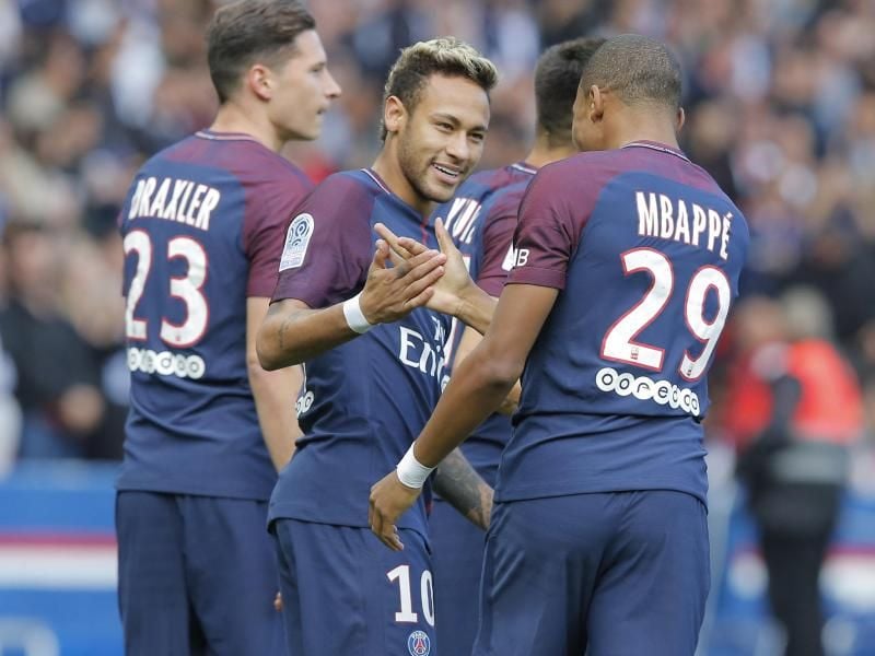 Die Pariser Julian Draxler (l), Neymar (M) und Kylian Mbappé trafen alle gegen Girondins Bordeaux. Foto: Michel Euler