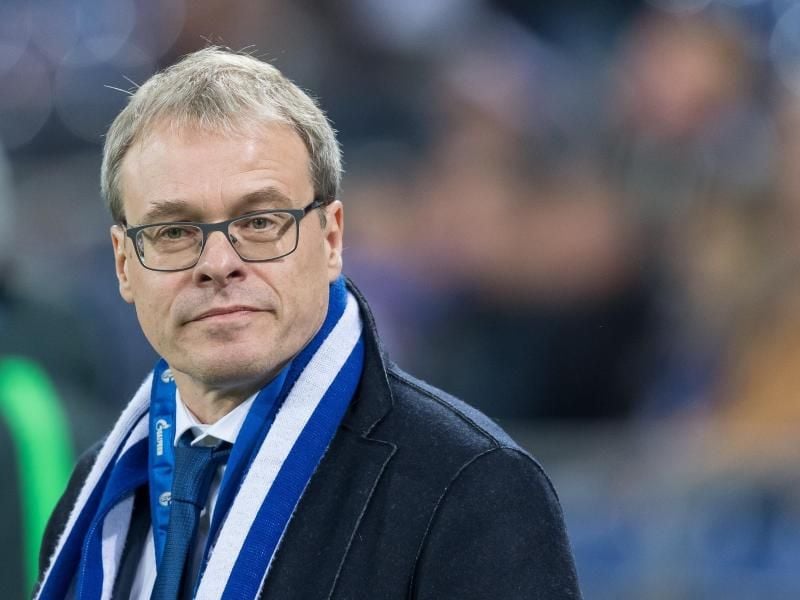 Schalkes Vorstand Peter Peters schlägt eine Ausgliederung des Schiedsrichterwesens vor. Foto: Guido Kirchner